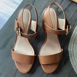 Kelly & Katie Open toed heeled sandals